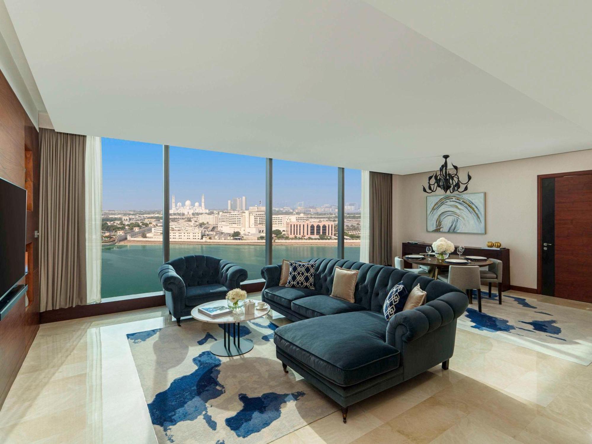 แฟร์ม้อนท์ แบบ ออล บาห์ร Hotel อาบูดาบี ภายนอก รูปภาพ A suite at Jumeirah at Etihad Towers