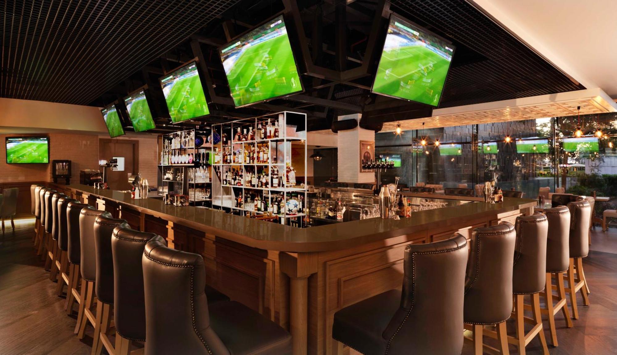 แฟร์ม้อนท์ แบบ ออล บาห์ร Hotel อาบูดาบี ภายนอก รูปภาพ The bar at the 2010 FIFA World Cup