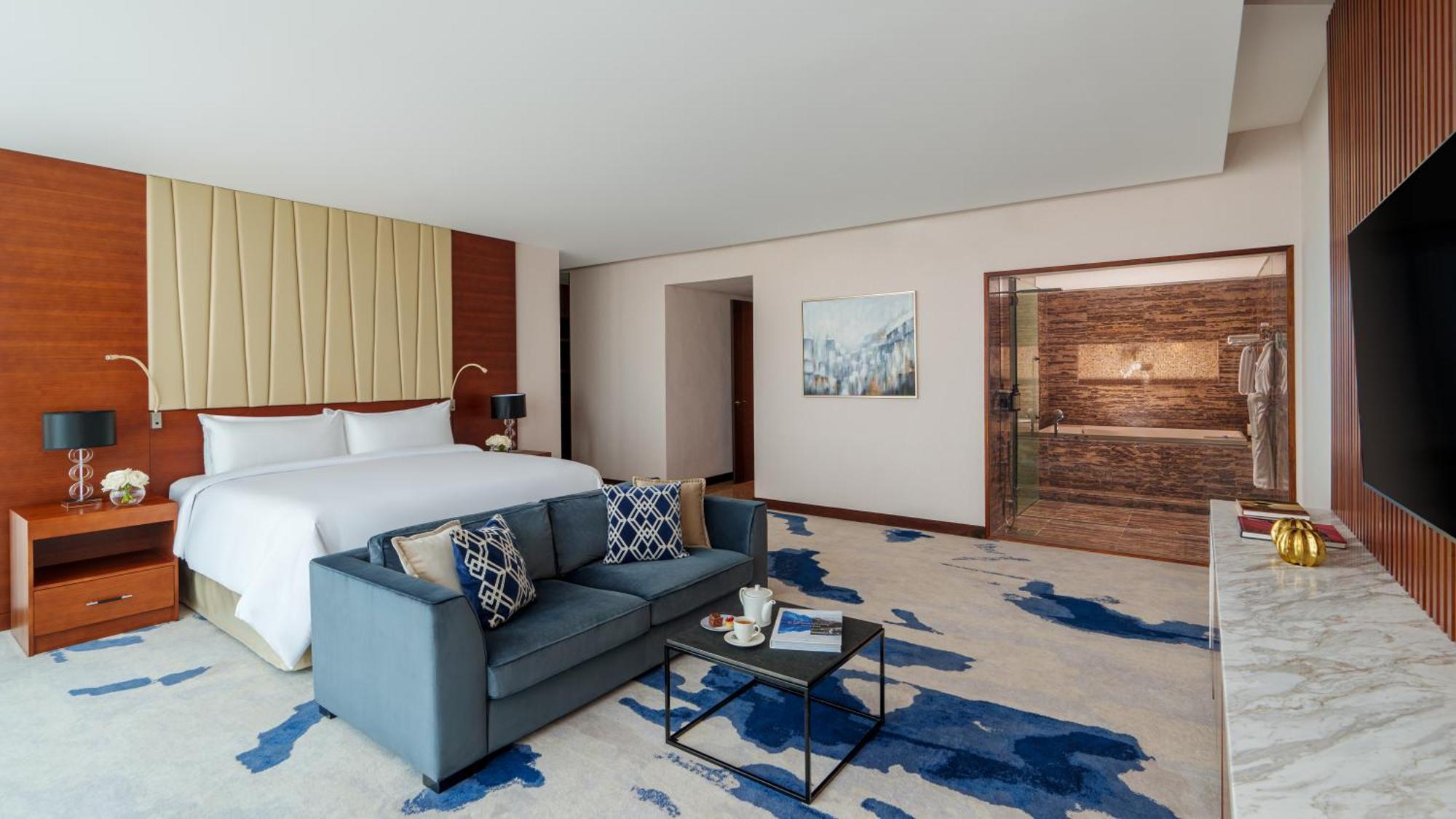 แฟร์ม้อนท์ แบบ ออล บาห์ร Hotel อาบูดาบี ภายนอก รูปภาพ A guest room at the hotel