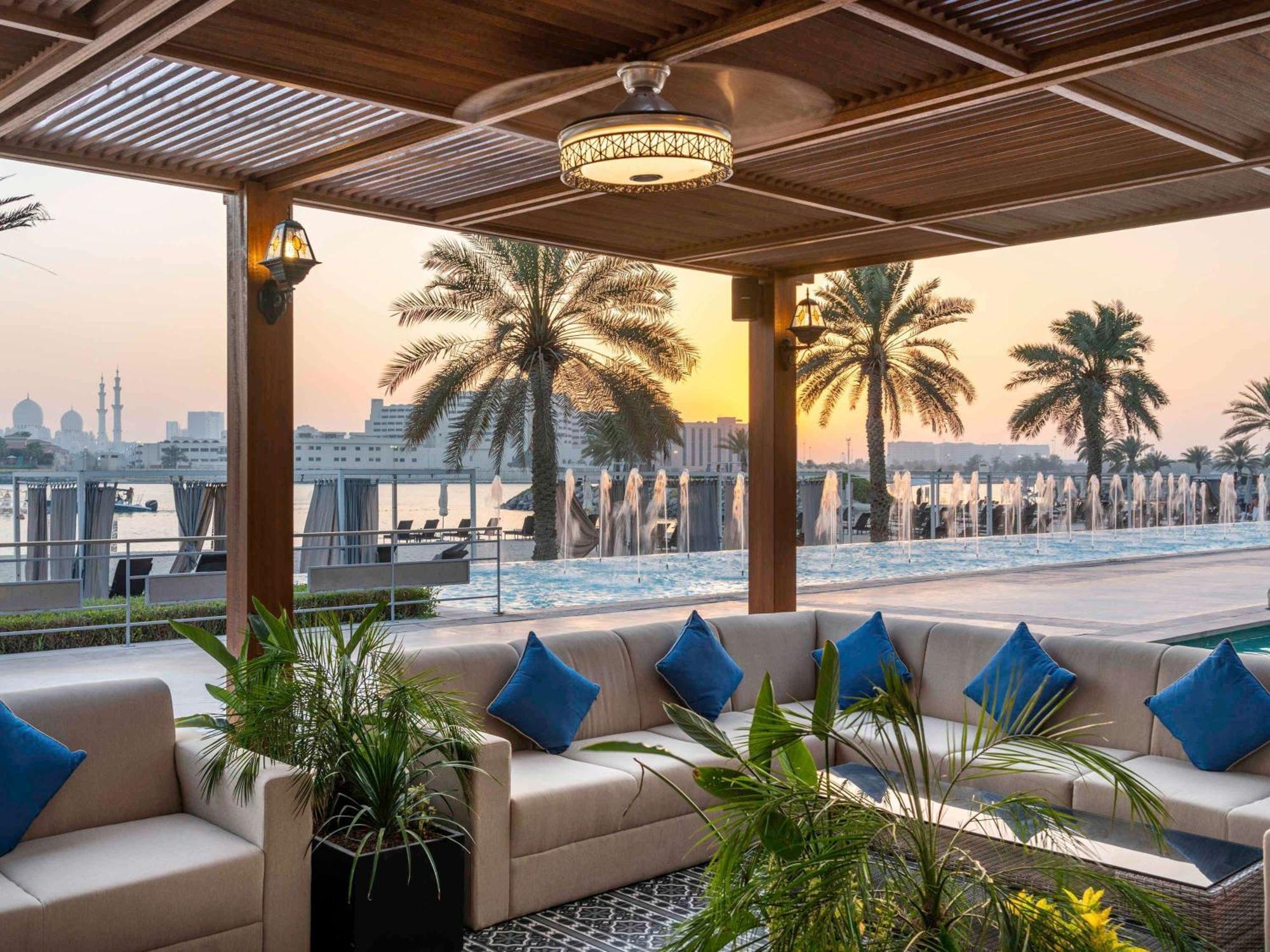 แฟร์ม้อนท์ แบบ ออล บาห์ร Hotel อาบูดาบี ภายนอก รูปภาพ The Beach