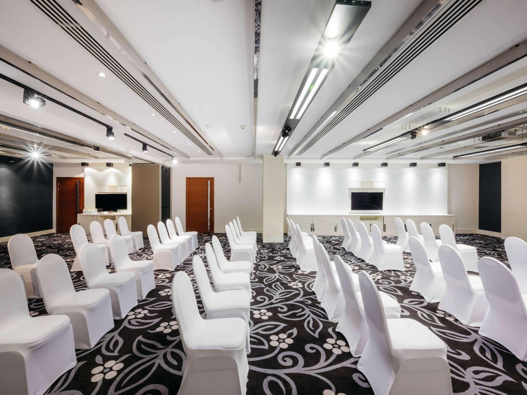 แฟร์ม้อนท์ แบบ ออล บาห์ร Hotel อาบูดาบี ภายนอก รูปภาพ Meeting room