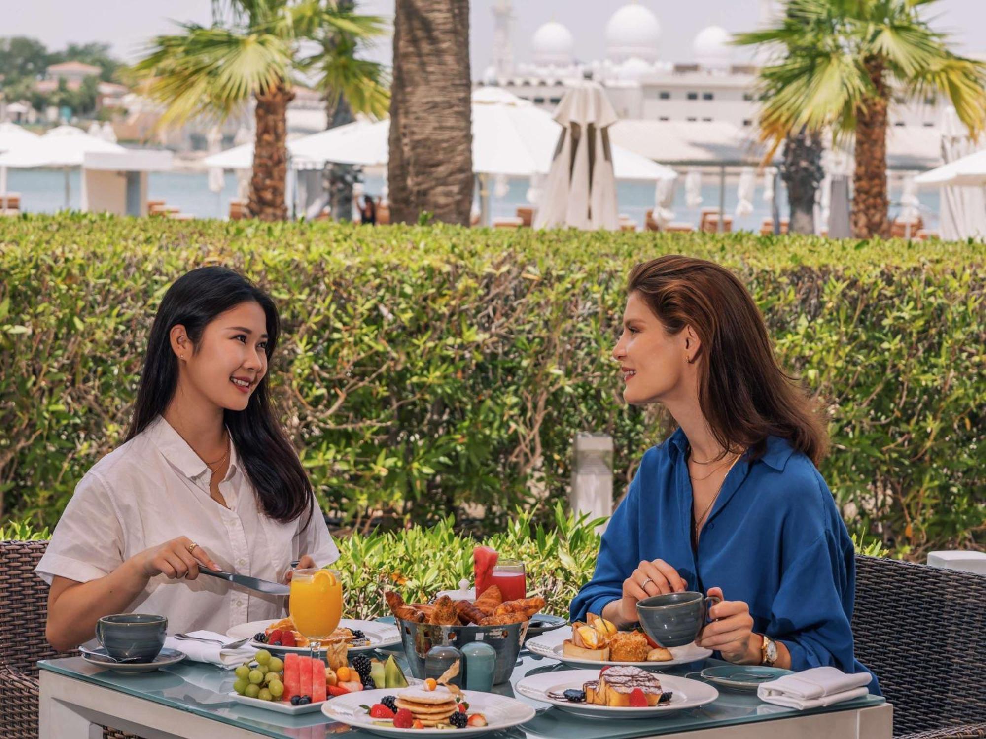 แฟร์ม้อนท์ แบบ ออล บาห์ร Hotel อาบูดาบี ภายนอก รูปภาพ The Beach