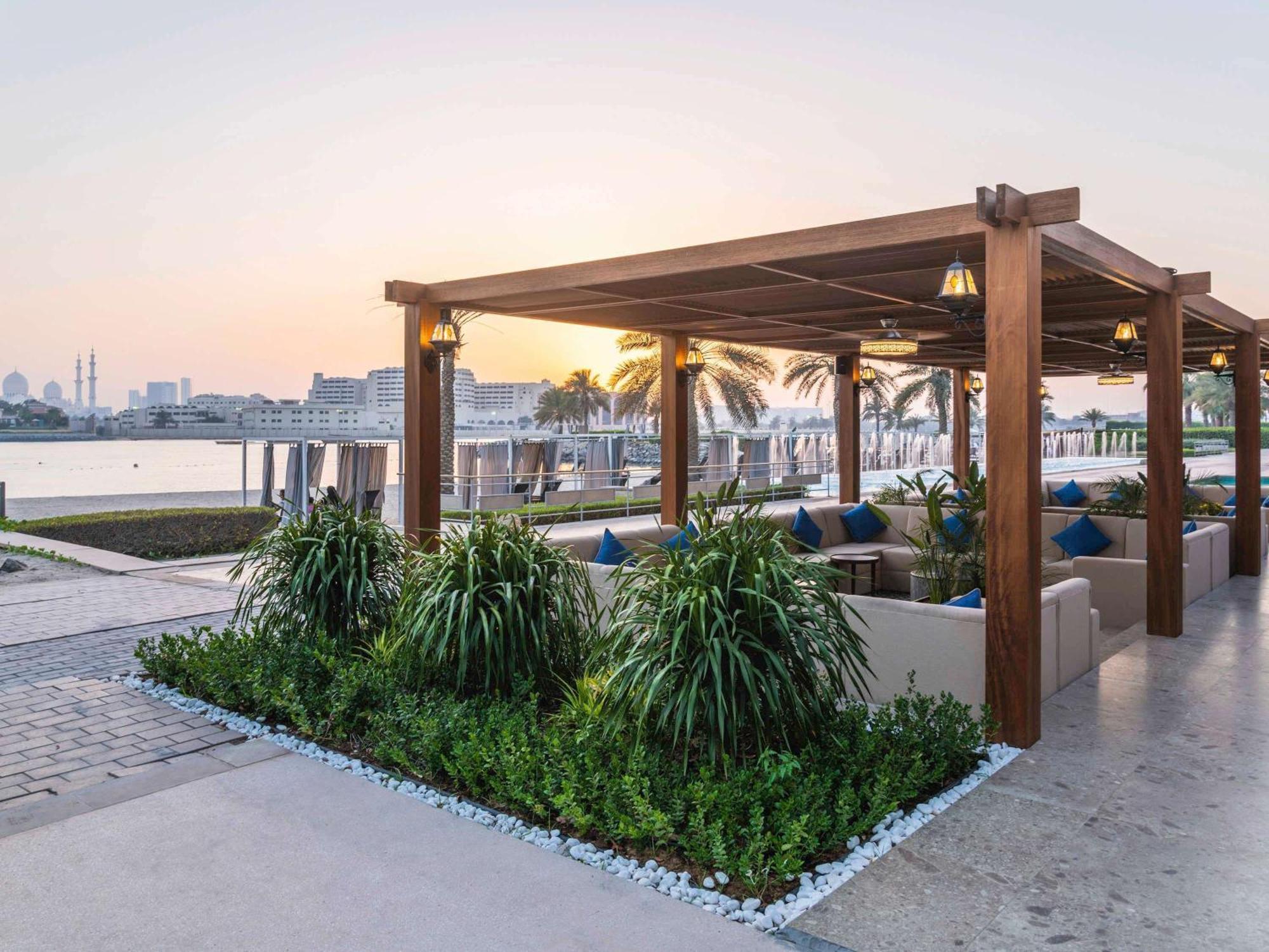 แฟร์ม้อนท์ แบบ ออล บาห์ร Hotel อาบูดาบี ภายนอก รูปภาพ The Beach, Jumeirah